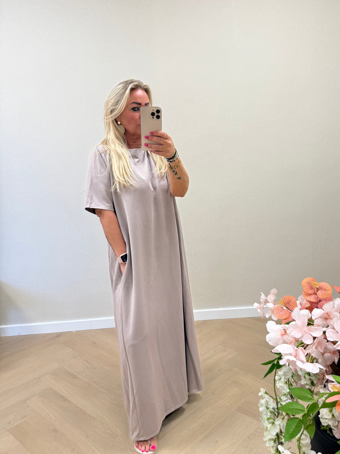 Tshirt dress taupe
