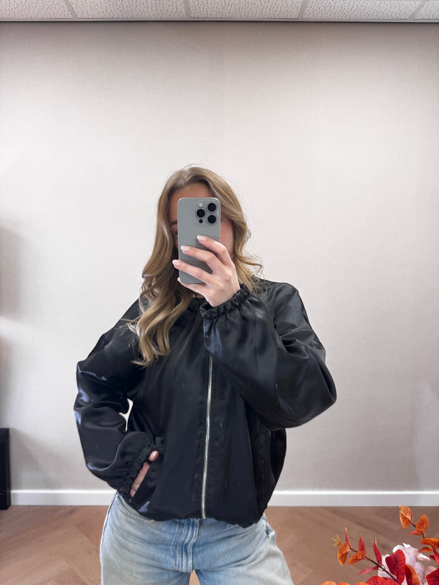Satin bomber black