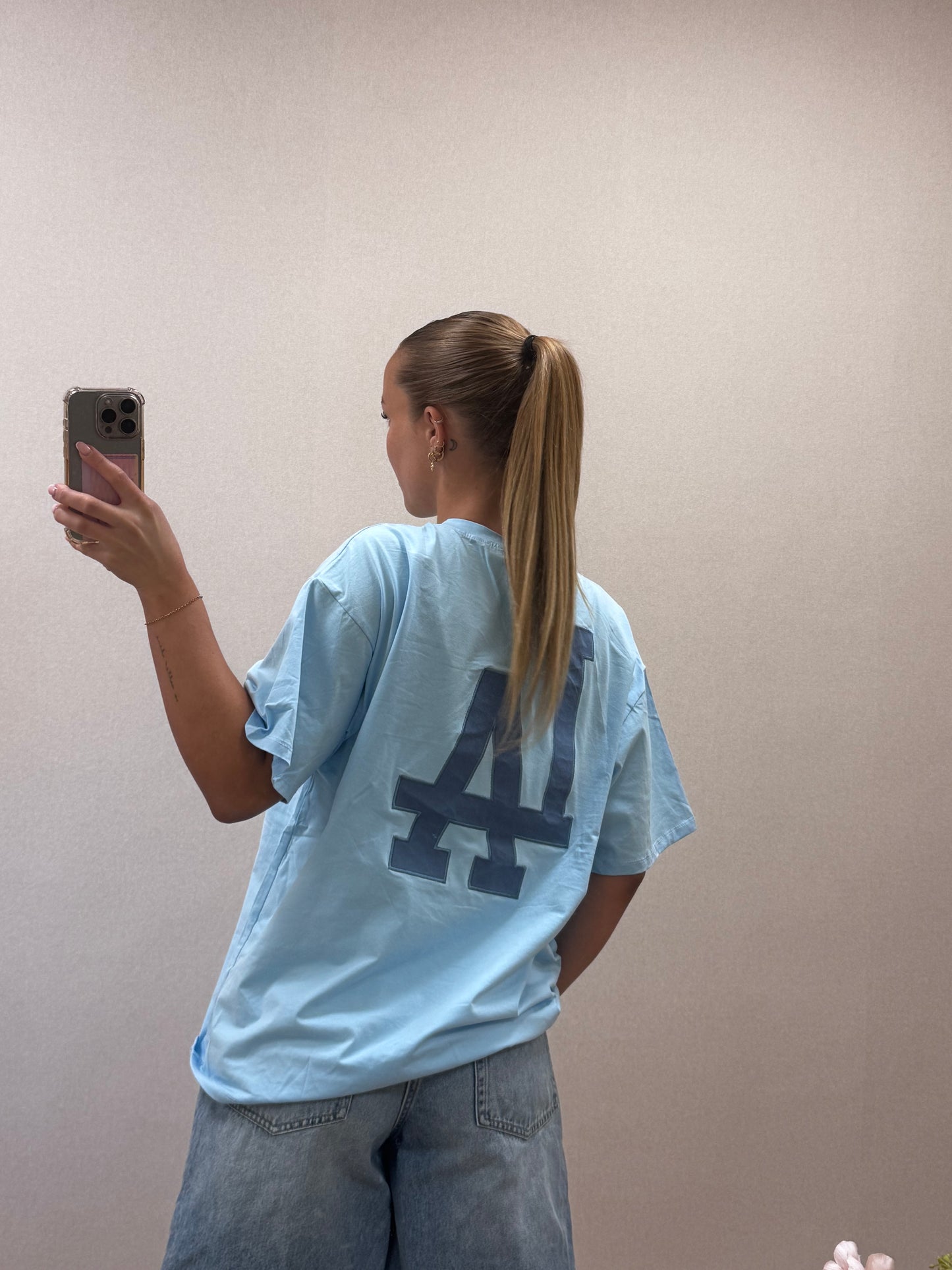 LA tee