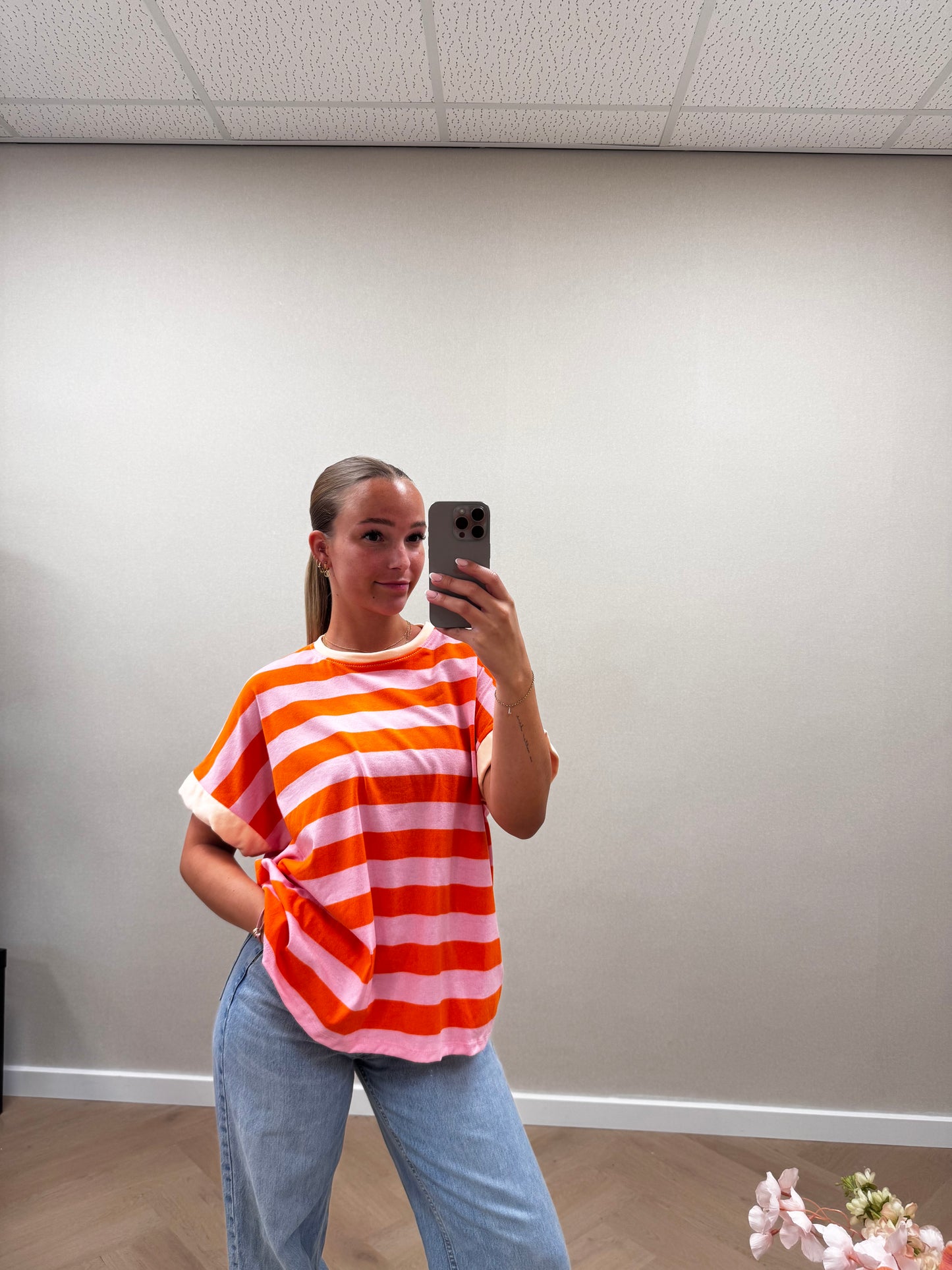 Lovika tee