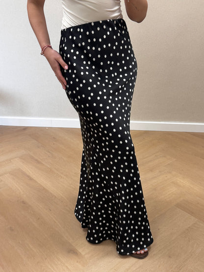 Skirt spot satin