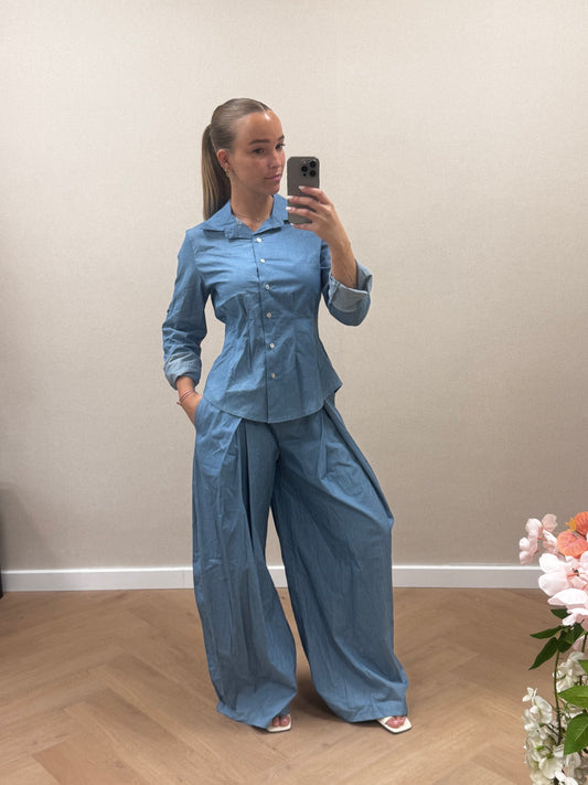 Debbie set
