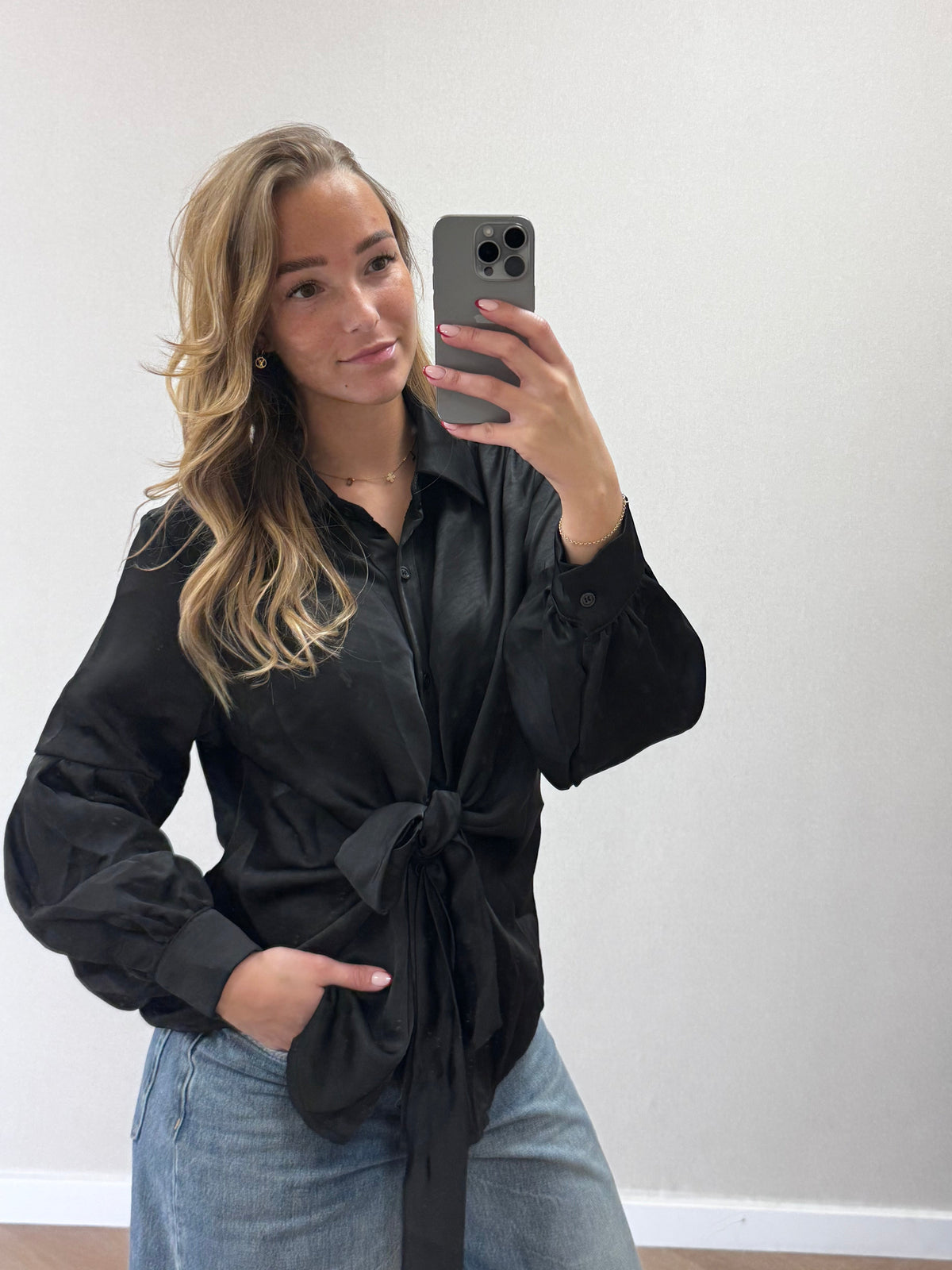 Bow blouse satin - black