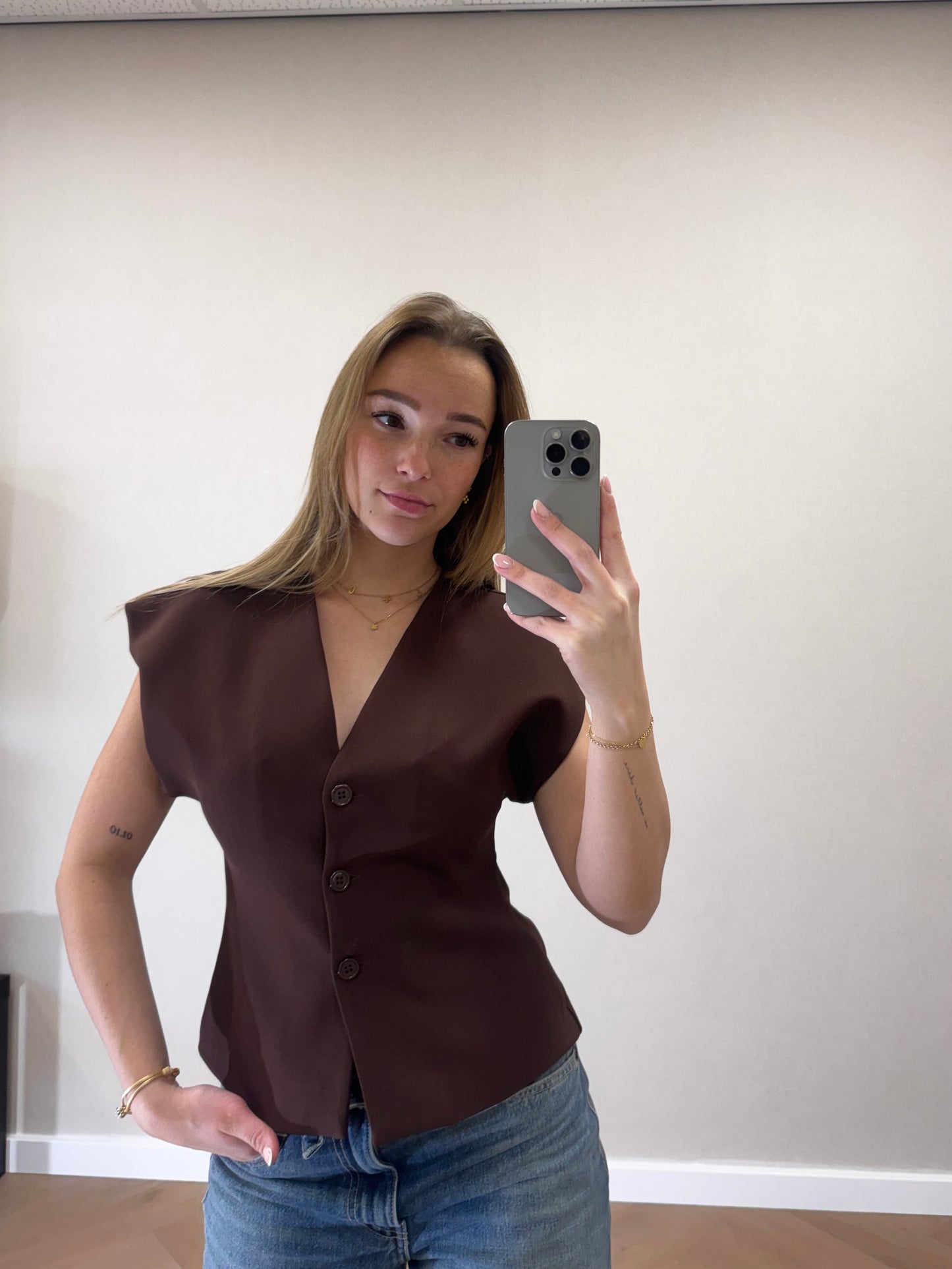 Top Olivia bruin