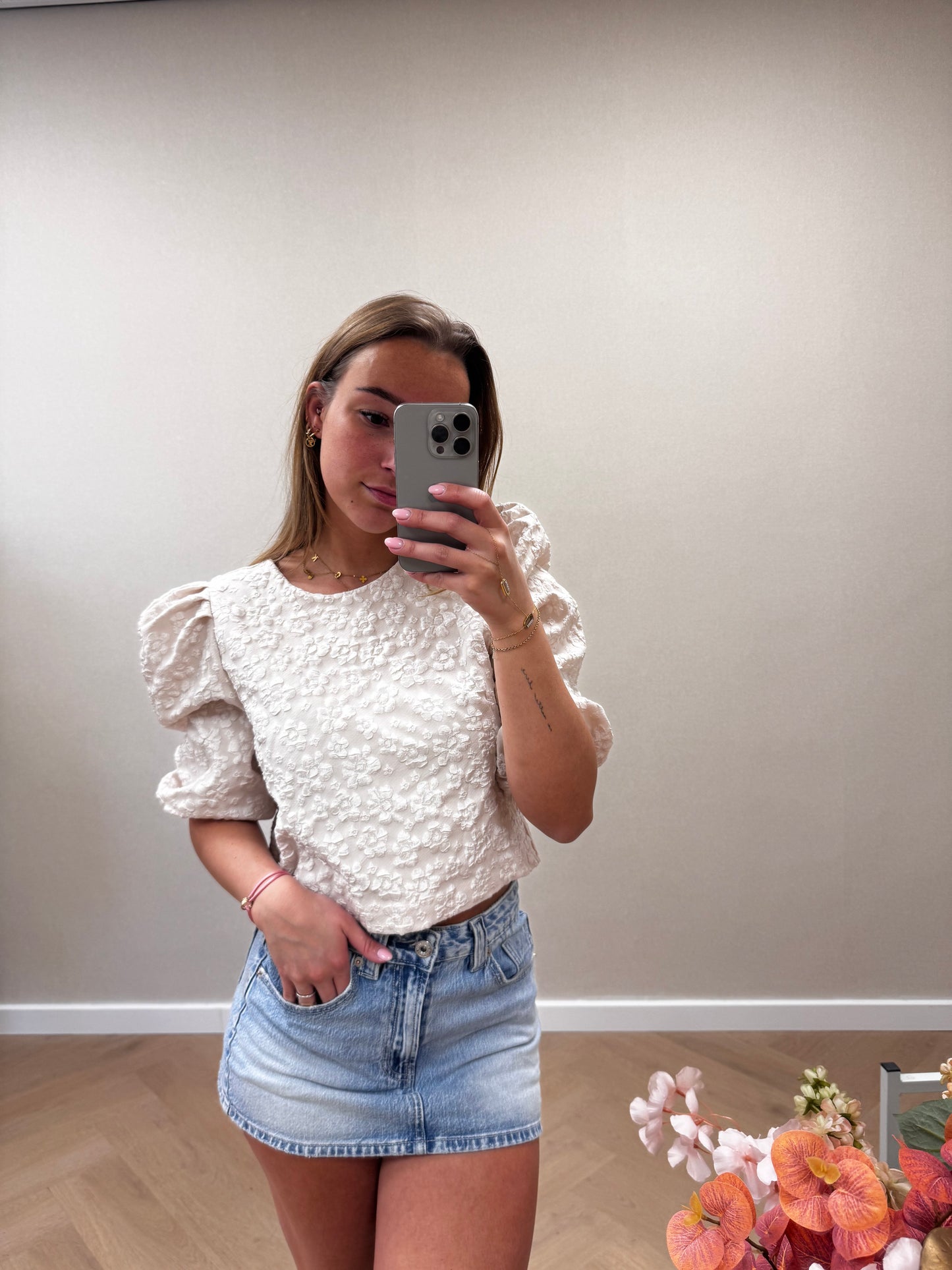 Floral puff top crème