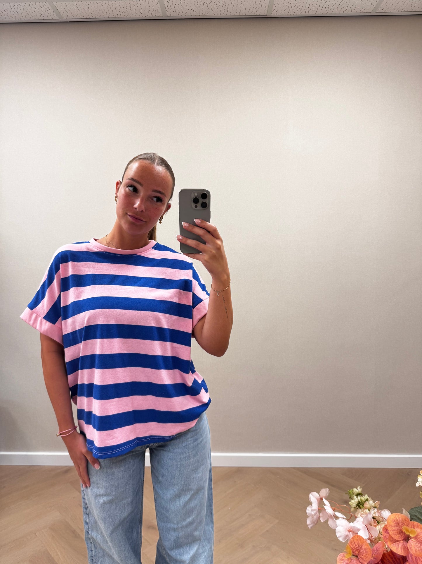 Lovika tee