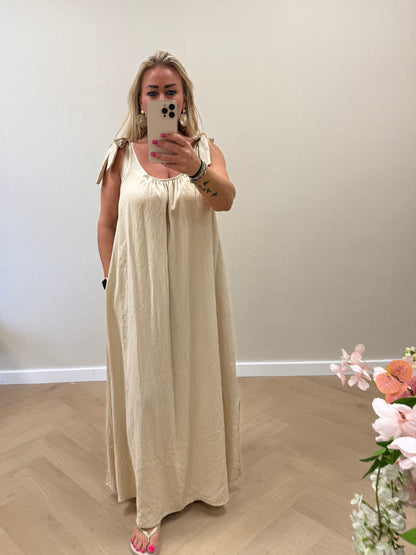 Mio dress creme