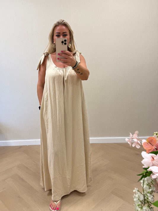 Mio dress creme