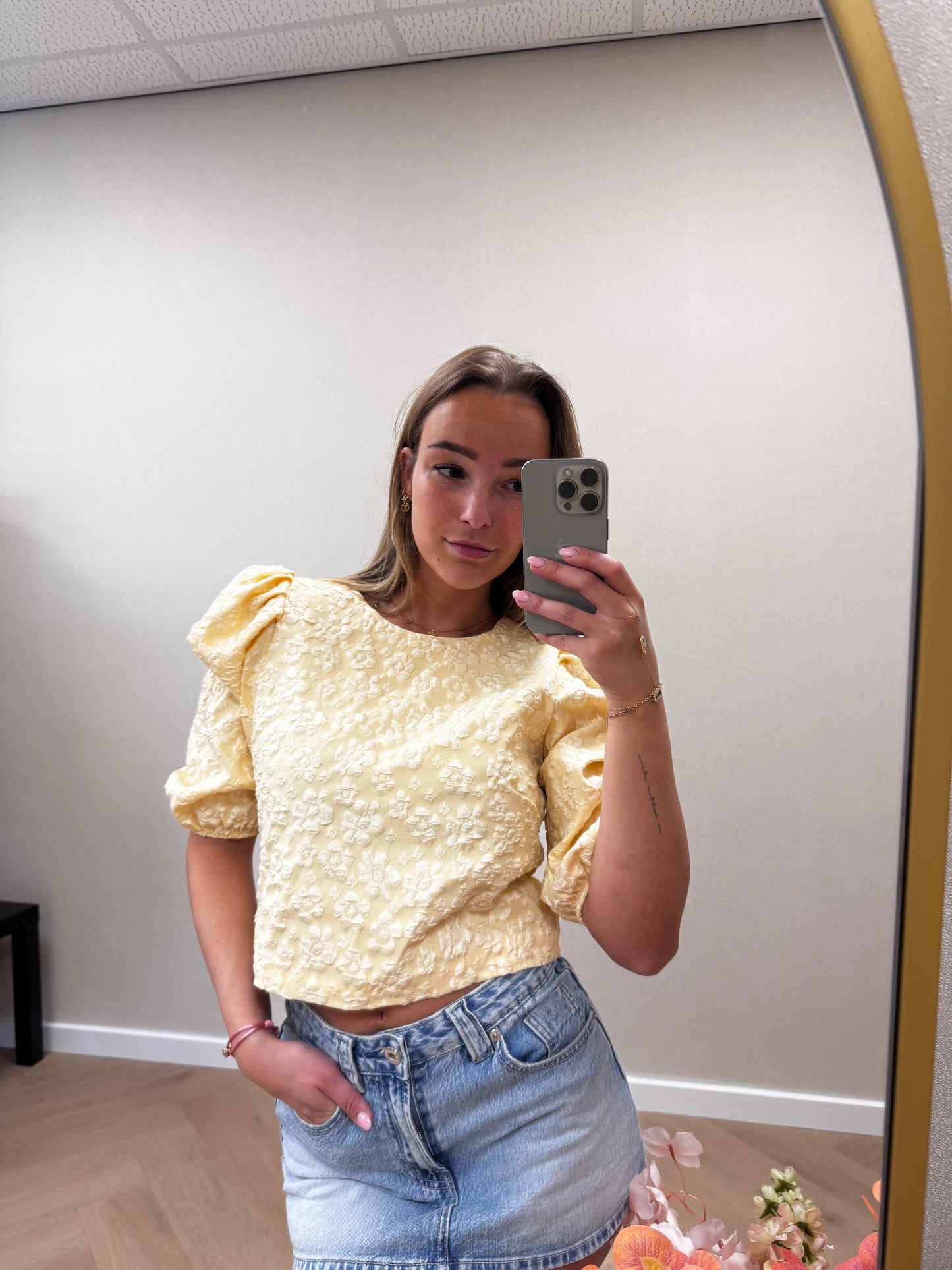 Floral puff top yellow