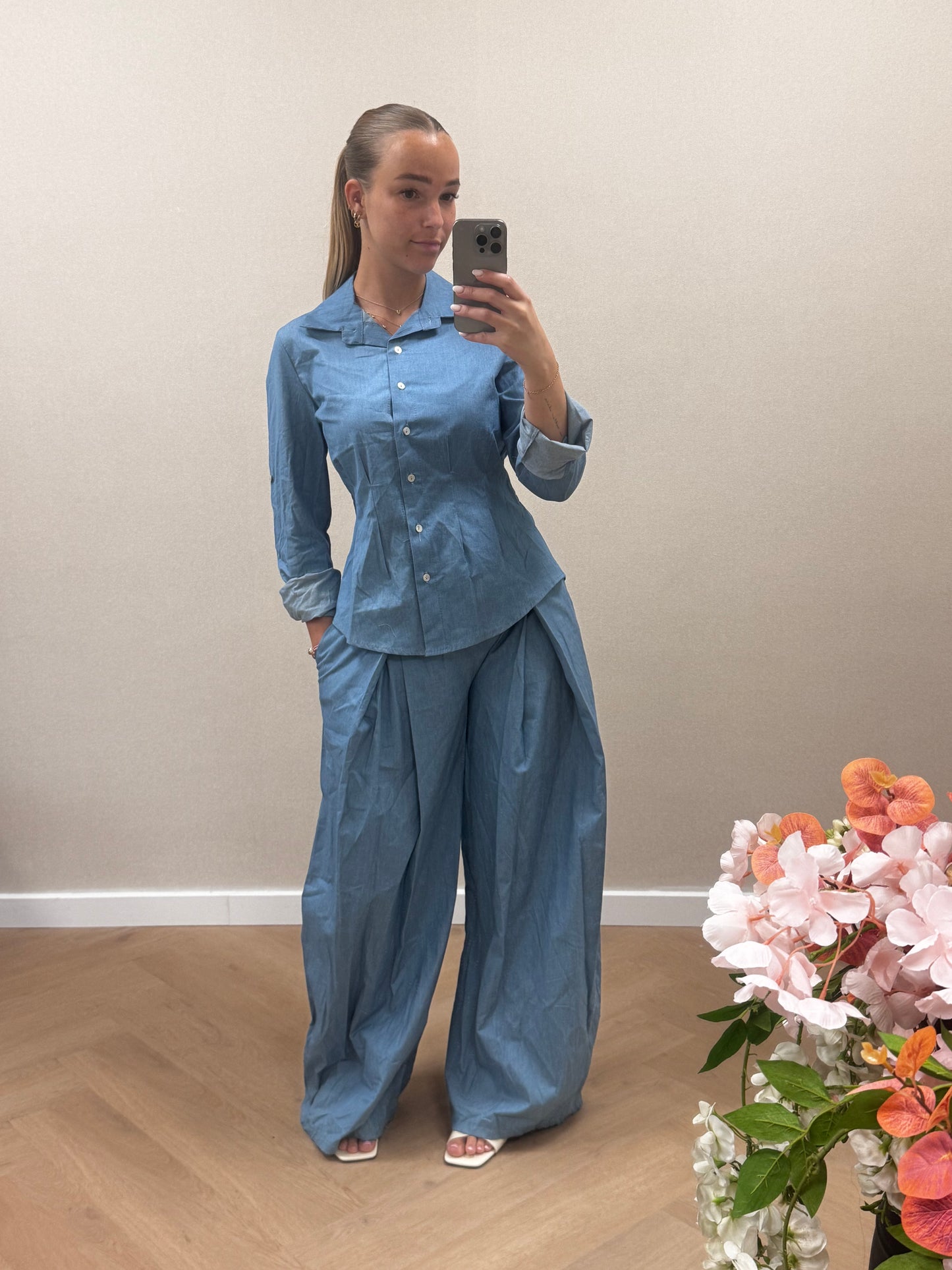 Debbie set