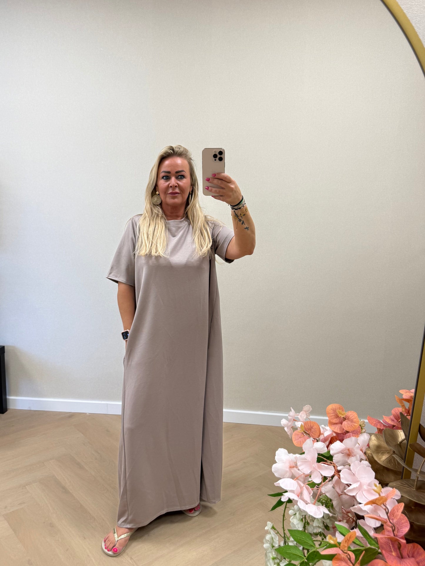 Tshirt dress taupe