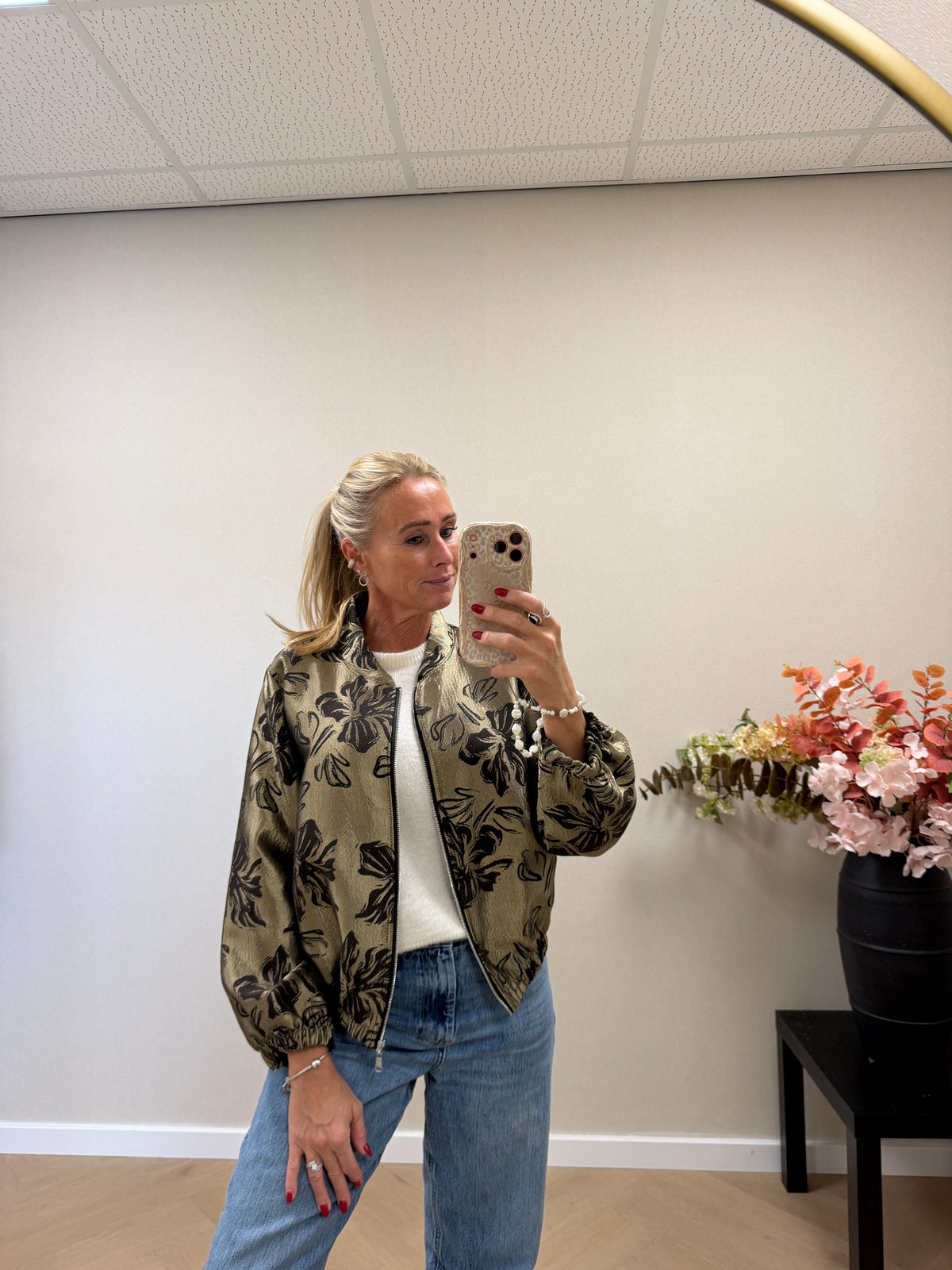 Goldflower Bomber